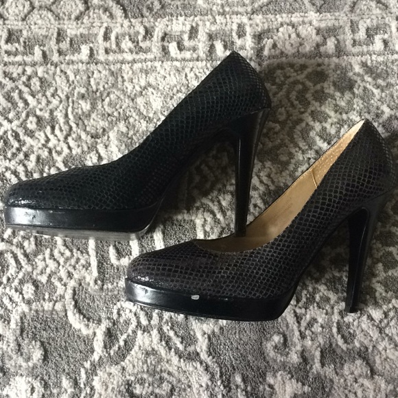 Black platform pumps - Picture 3 of 8